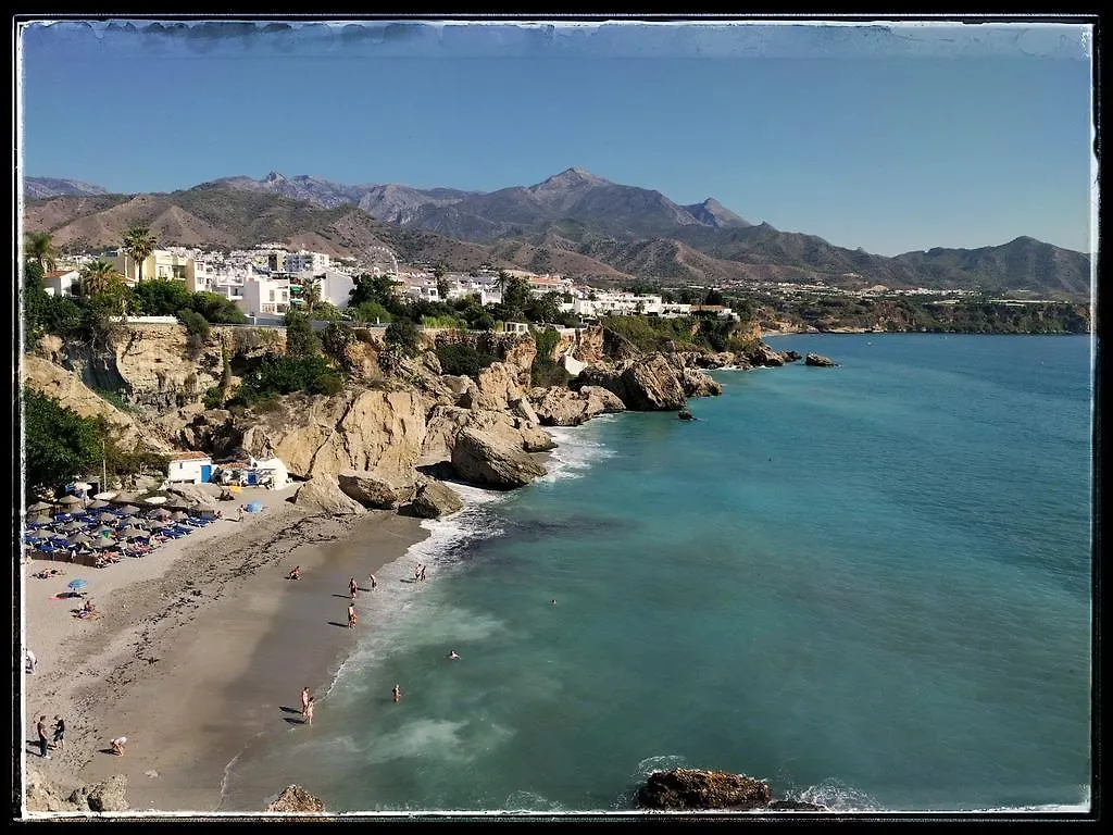 בית הארחה Hostal Andalucia Nerja ספרד