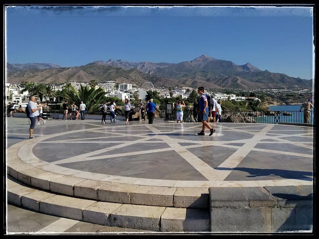 בית הארחה Hostal Andalucia Nerja