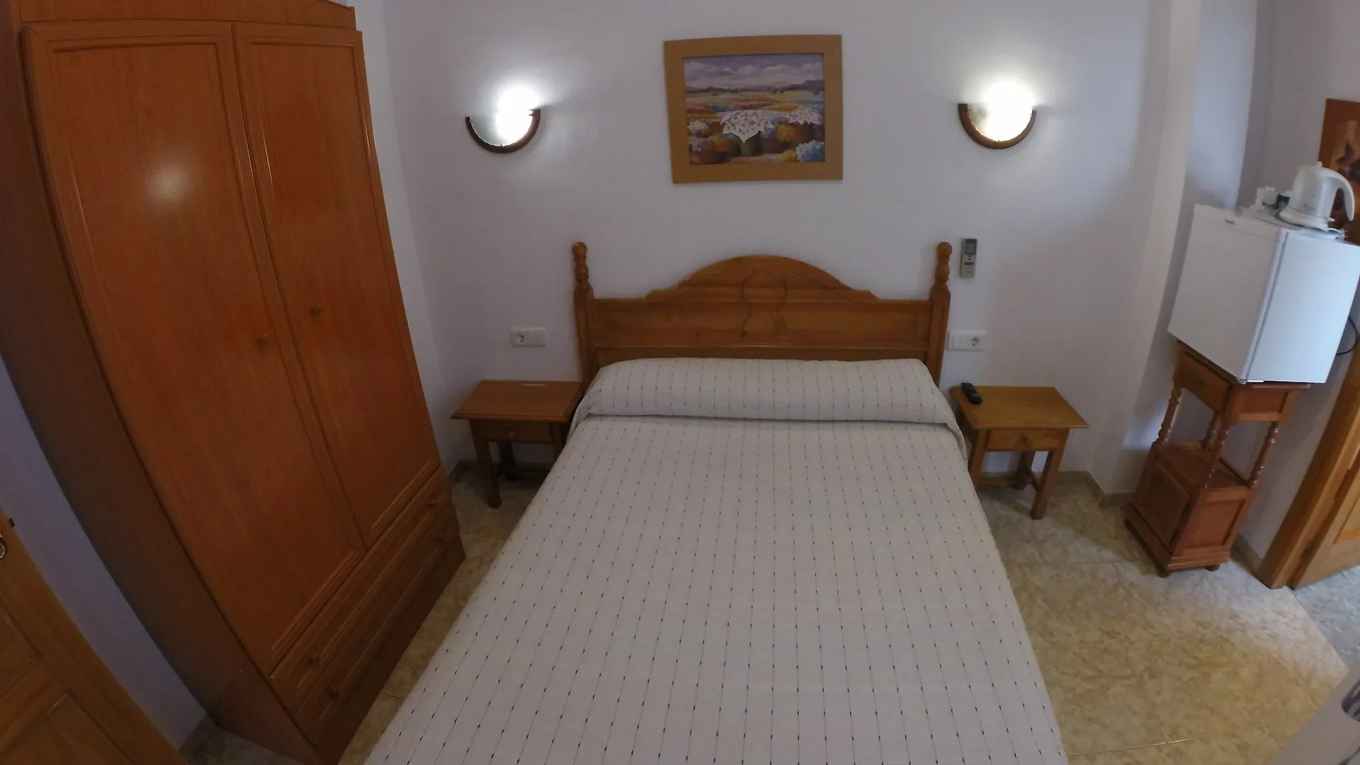בית הארחה Hostal Andalucia Nerja