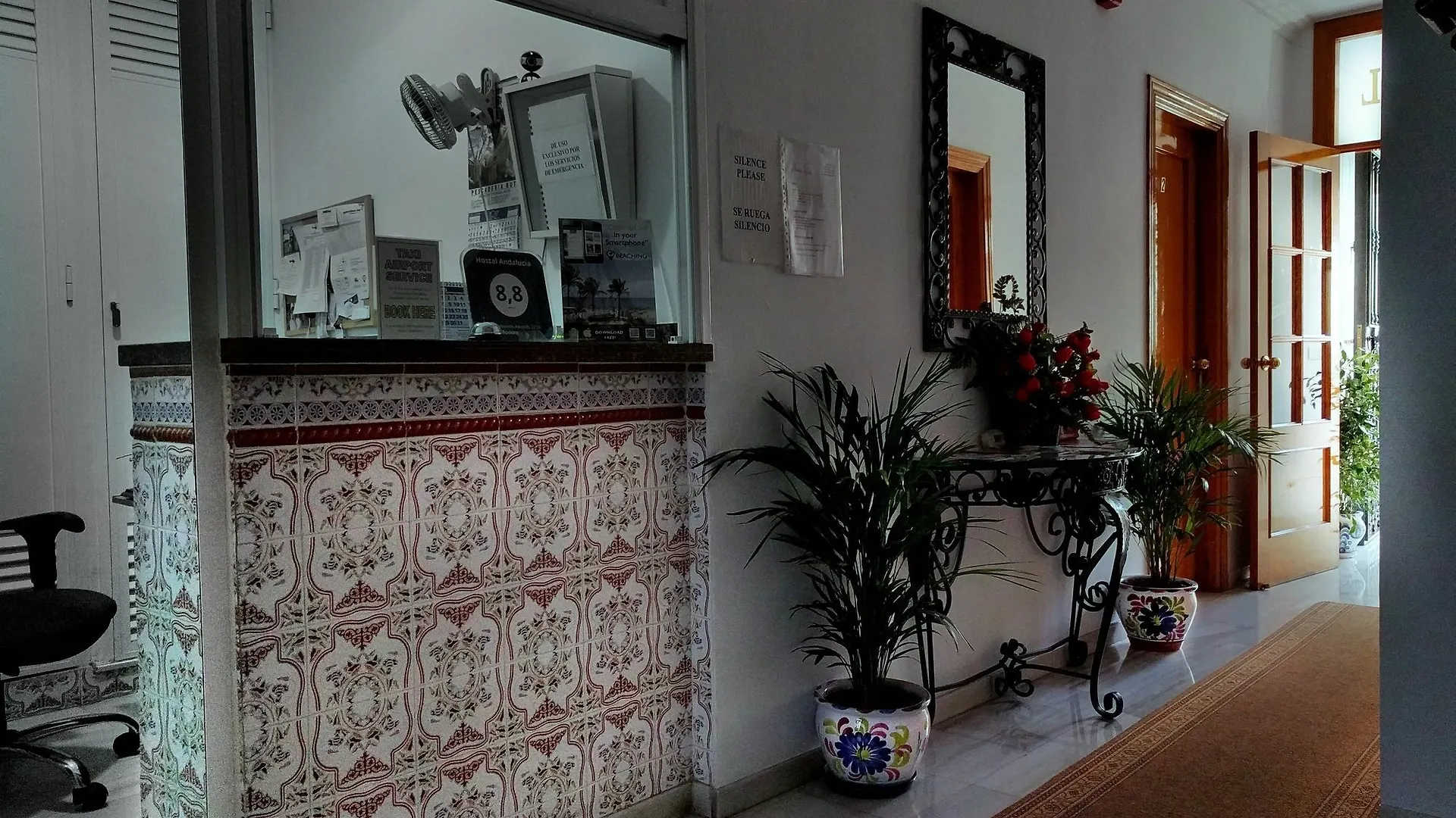 בית הארחה Hostal Andalucia Nerja